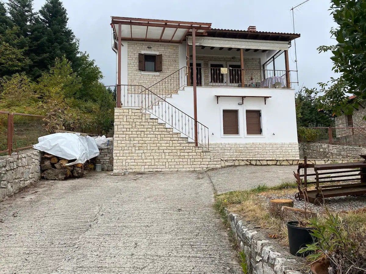 Forest house in Krioneri